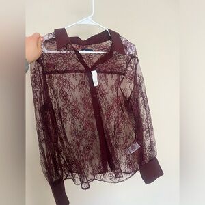 Gap Top
All lace 
Collared
Burgundy 
New with Tags